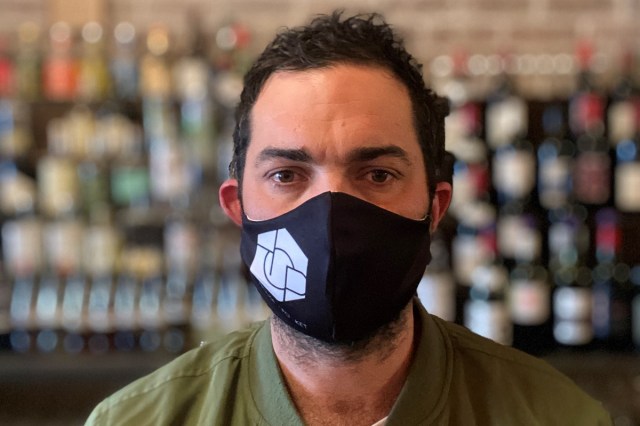 Image for the post Face masks ‘strongly recommended’ for NSW hospitality staff