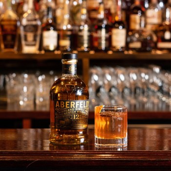 Image for the post Aberfeldy honey cocktails helping bars and bees this month